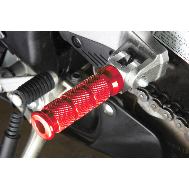 Bike It Replacement Suzuki Round Footpegs (Pillion - Red)